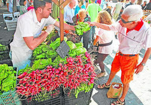 Sabores y productos de la campiña en un mercado atractivo y ecológico